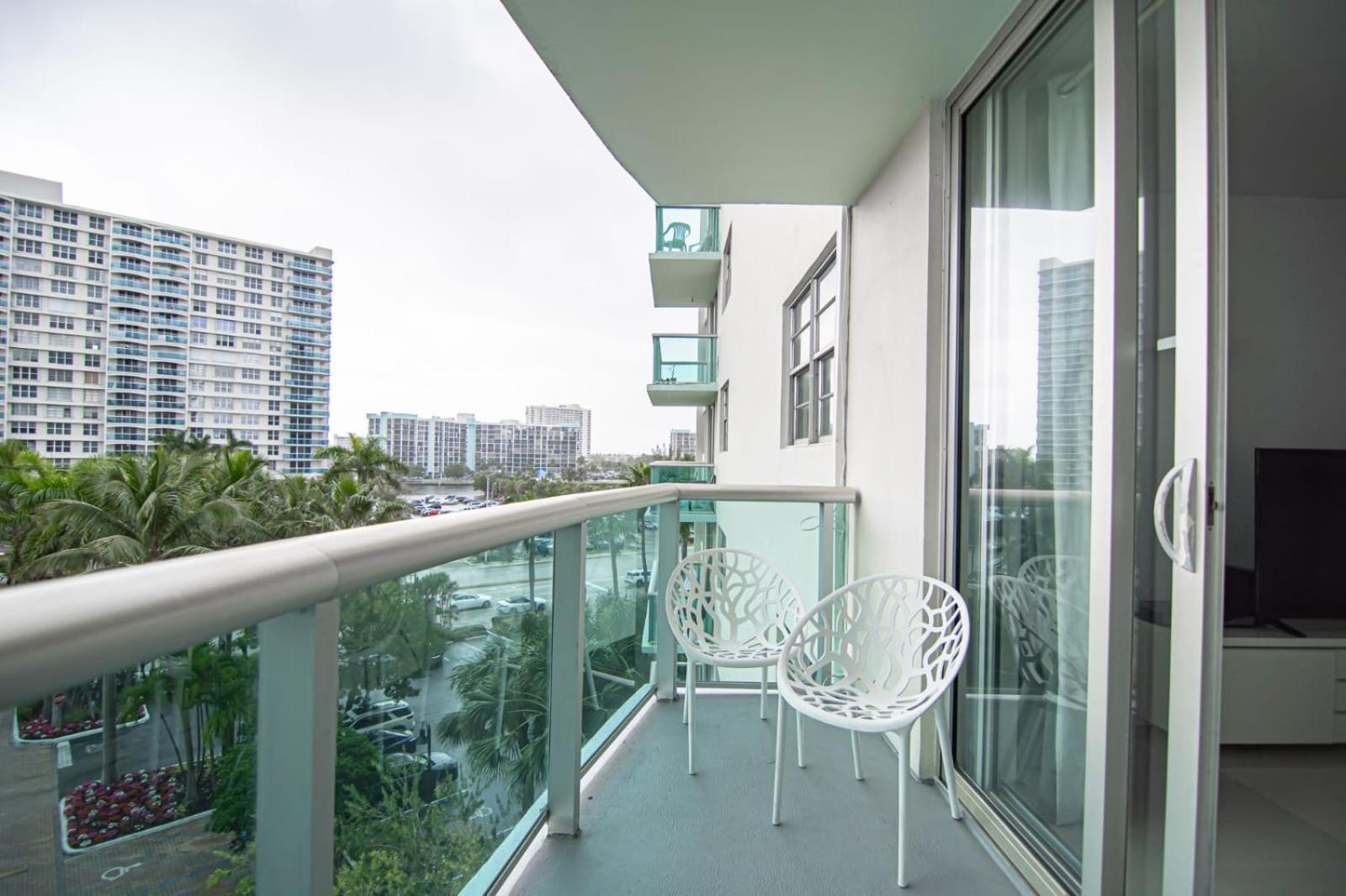 Lovely Beach Apartment By Miami Te Espera- Hollywood 5U Bagian luar foto